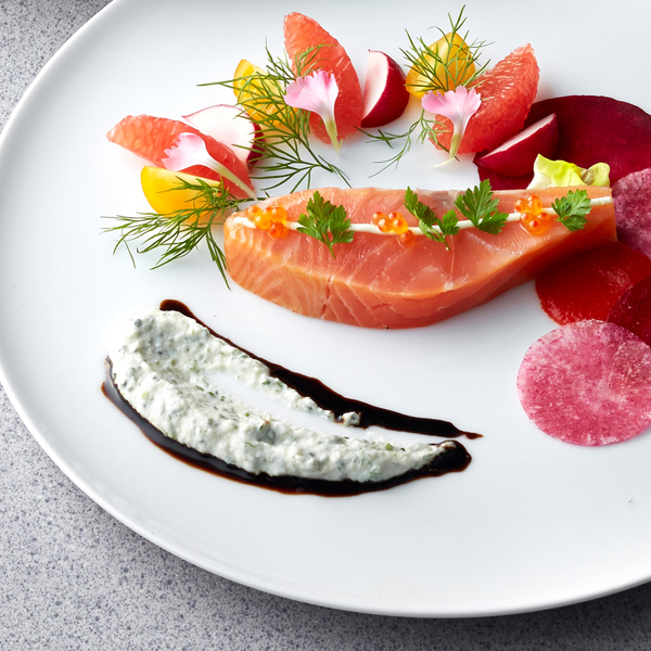 洗練された空間と美食でおもてなし