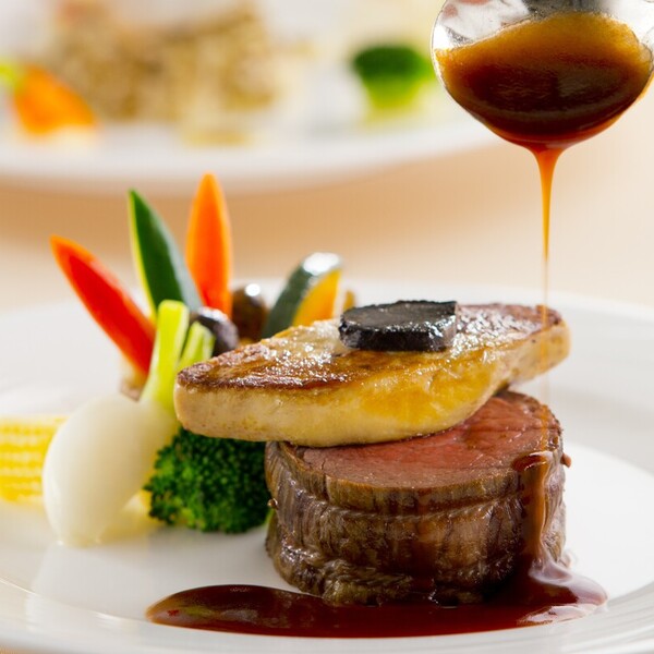 洗練された空間と美食でおもてなし